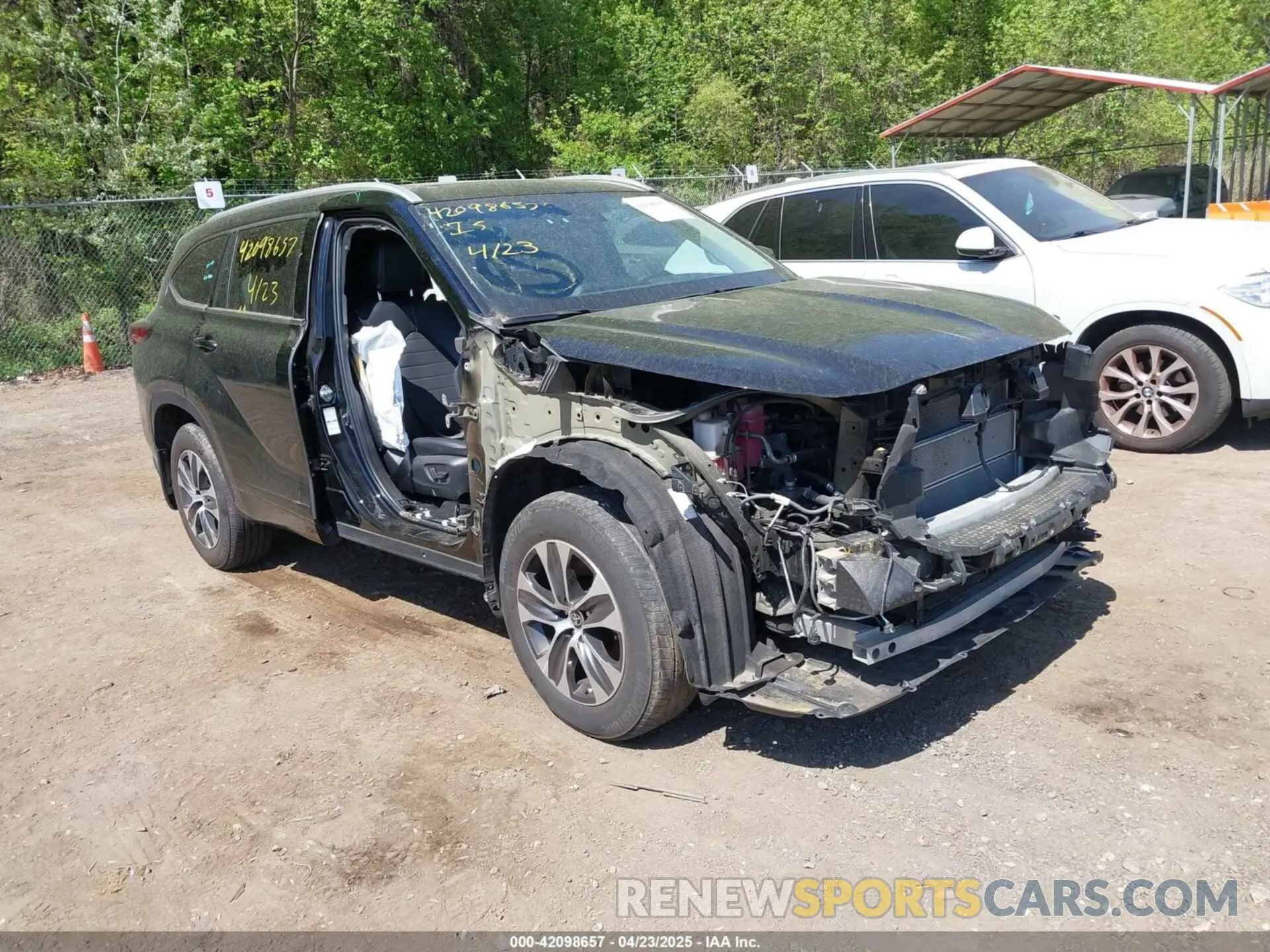 1 Photograph of a damaged car 5TDGBRCHXNS545867 TOYOTA HIGHLANDER 2022