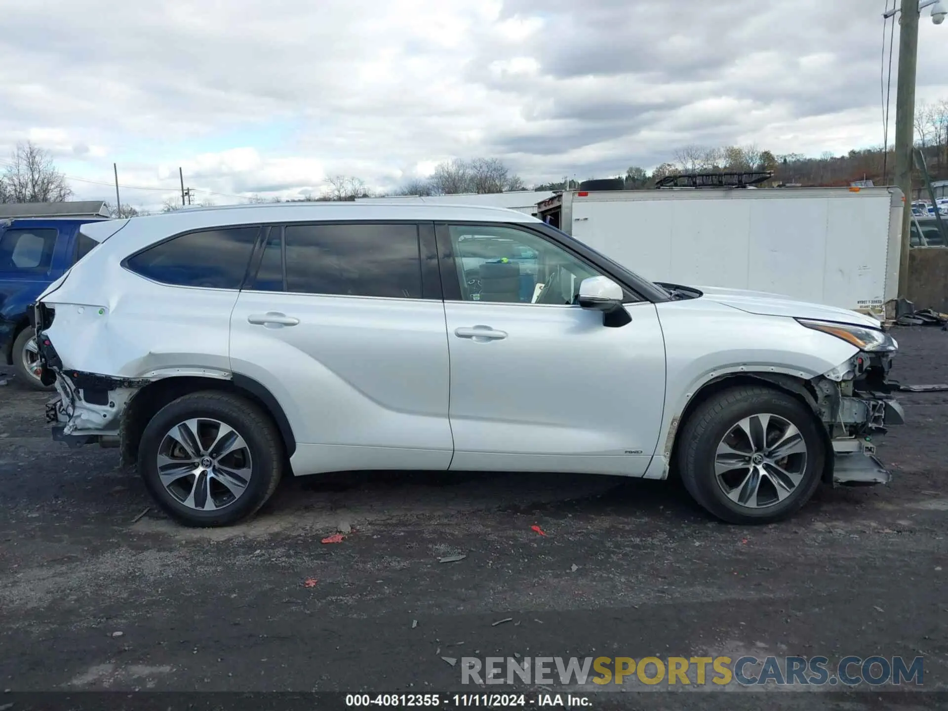 13 Photograph of a damaged car 5TDGBRCHXNS548719 TOYOTA HIGHLANDER 2022