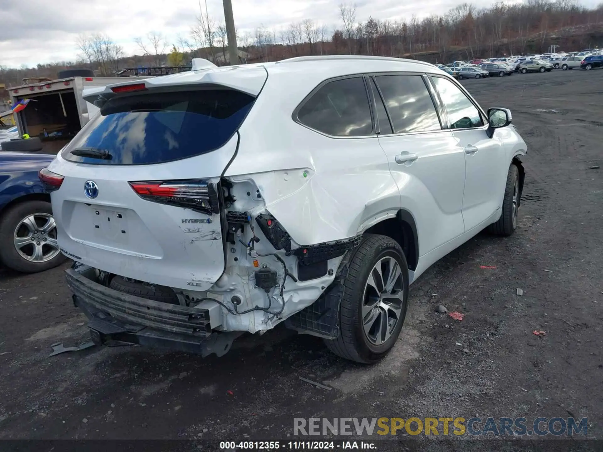 4 Photograph of a damaged car 5TDGBRCHXNS548719 TOYOTA HIGHLANDER 2022