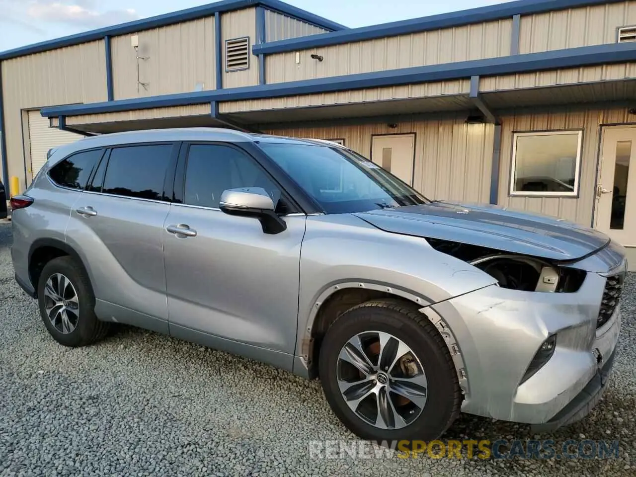 4 Photograph of a damaged car 5TDGZRAH0NS560294 TOYOTA HIGHLANDER 2022