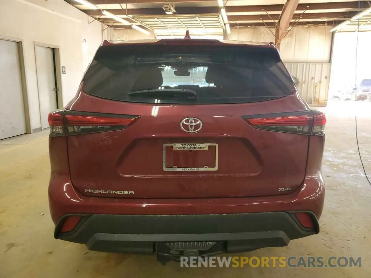 6 Photograph of a damaged car 5TDGZRAH1NS135845 TOYOTA HIGHLANDER 2022