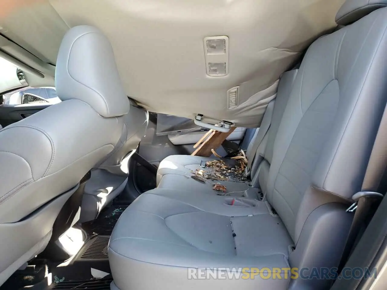 11 Photograph of a damaged car 5TDGZRAH1NS540927 TOYOTA HIGHLANDER 2022