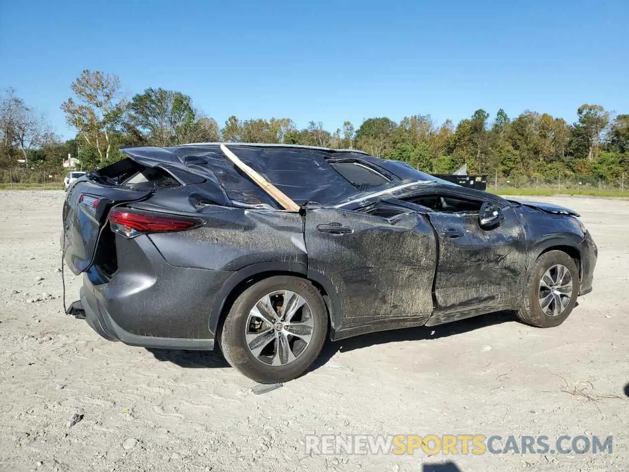3 Photograph of a damaged car 5TDGZRAH1NS540927 TOYOTA HIGHLANDER 2022