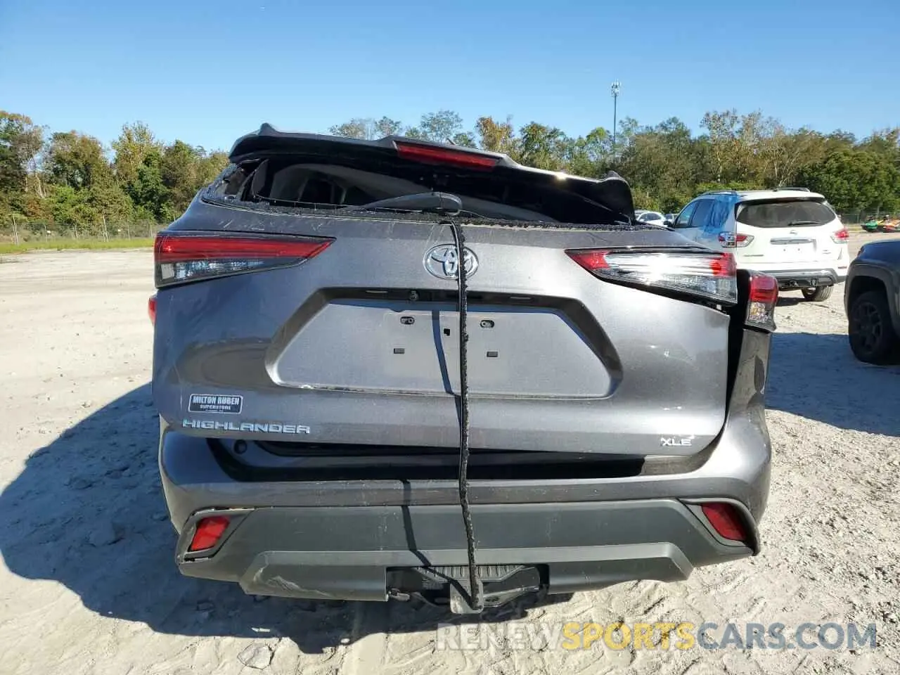 6 Photograph of a damaged car 5TDGZRAH1NS540927 TOYOTA HIGHLANDER 2022