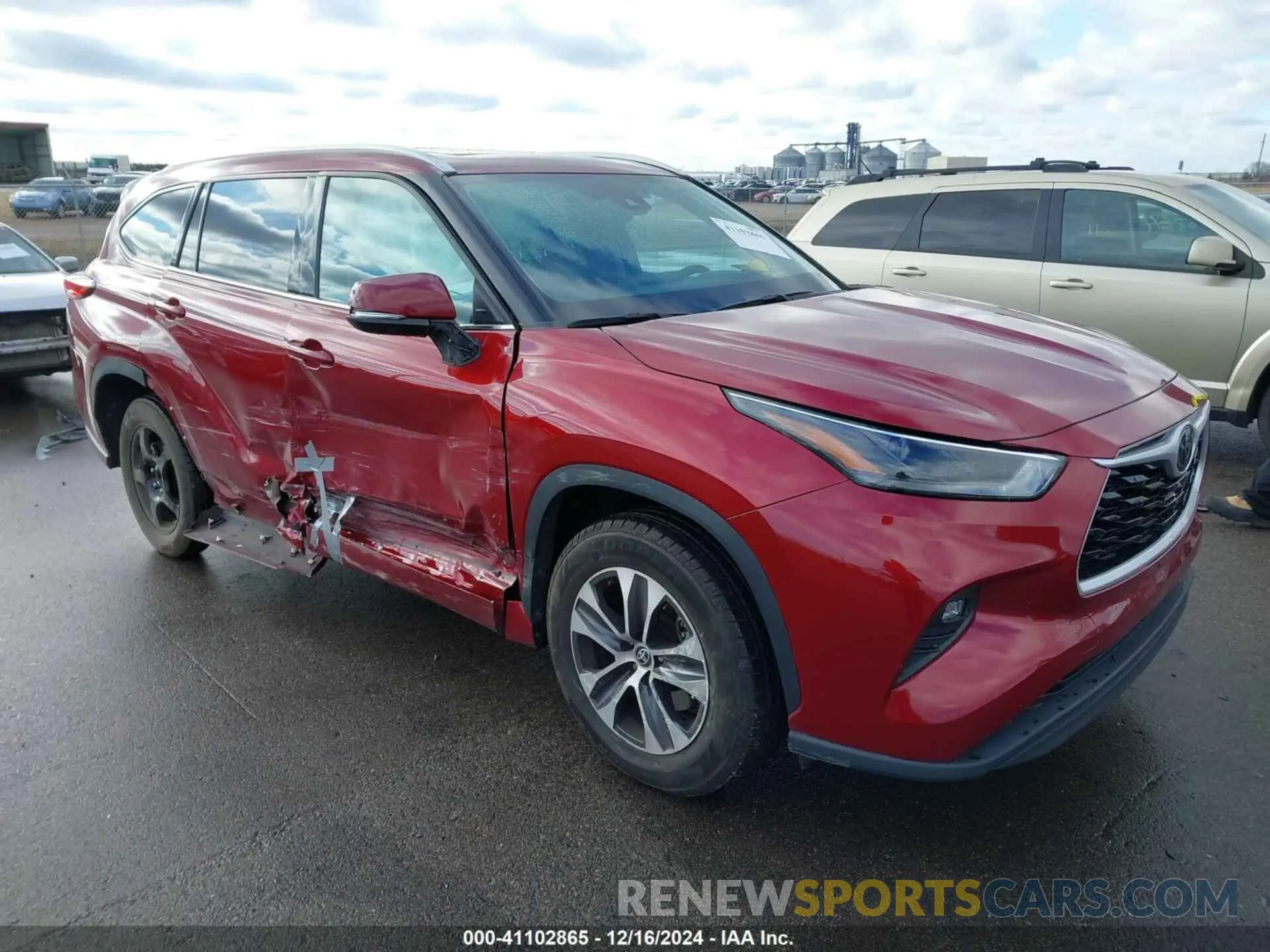1 Photograph of a damaged car 5TDGZRAH1NS544346 TOYOTA HIGHLANDER 2022