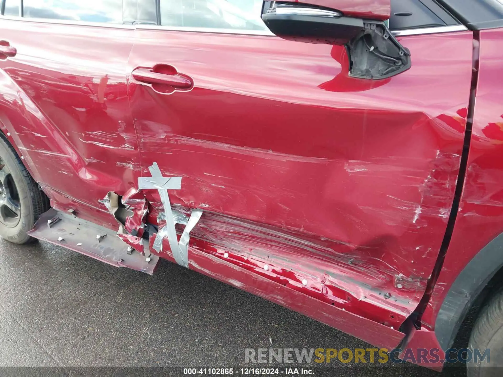 6 Photograph of a damaged car 5TDGZRAH1NS544346 TOYOTA HIGHLANDER 2022