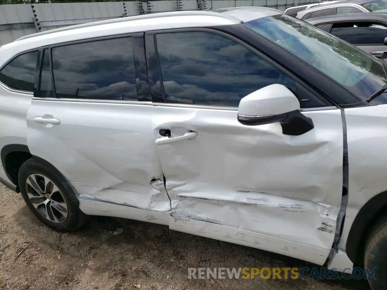 9 Photograph of a damaged car 5TDGZRAH1NS552835 TOYOTA HIGHLANDER 2022