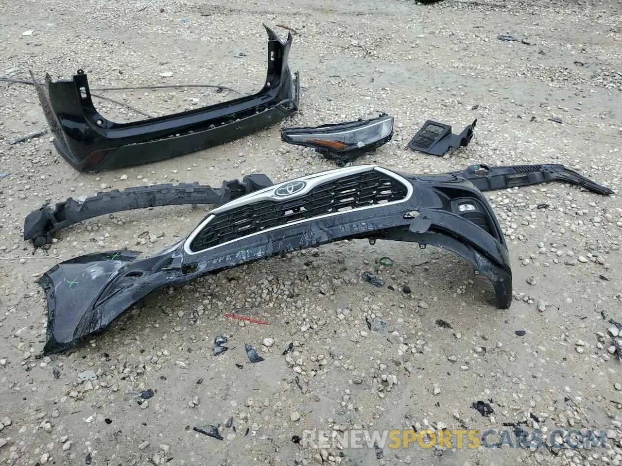 13 Photograph of a damaged car 5TDGZRAH1NS553600 TOYOTA HIGHLANDER 2022