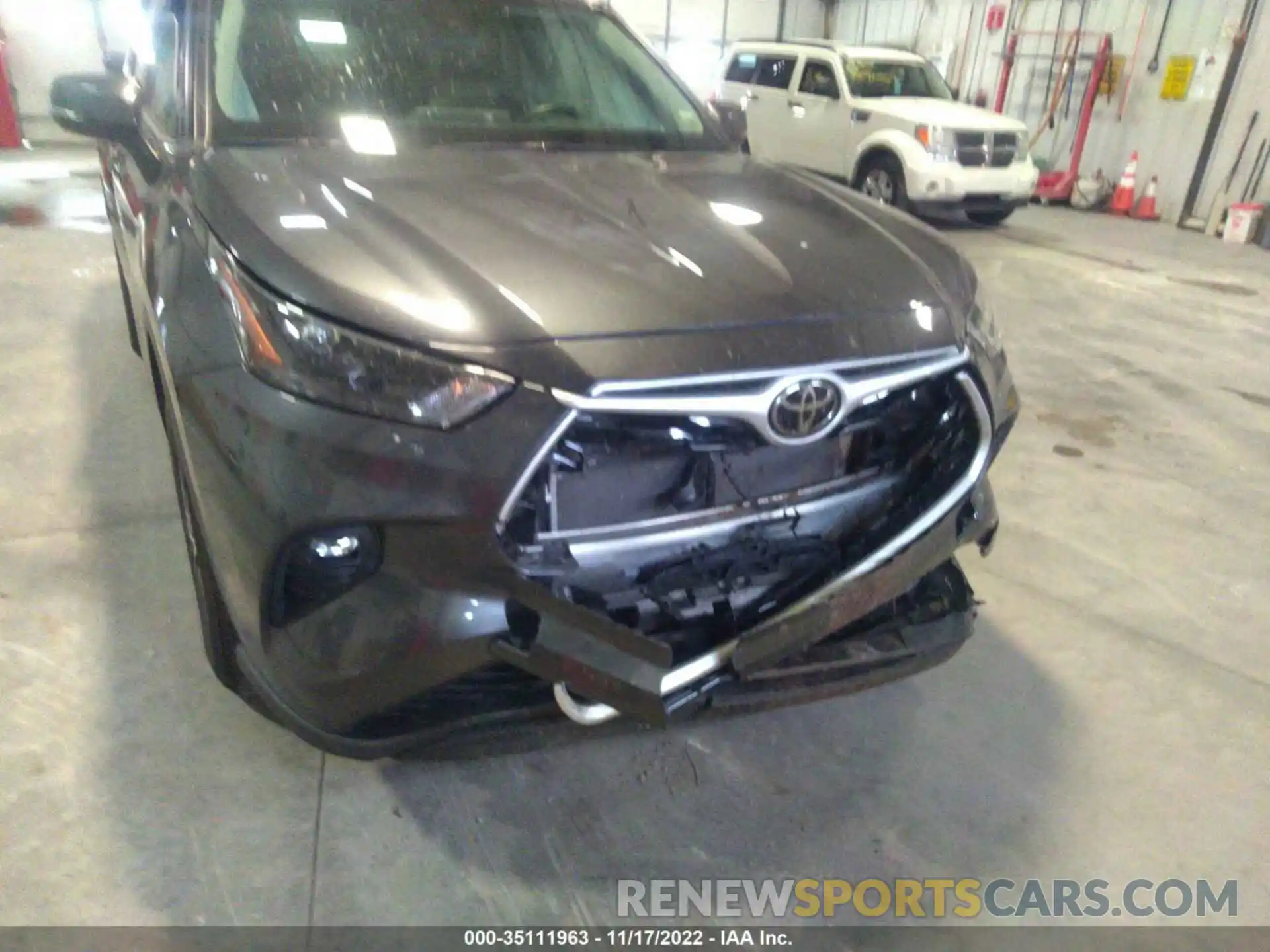 6 Photograph of a damaged car 5TDGZRAH2NS107357 TOYOTA HIGHLANDER 2022