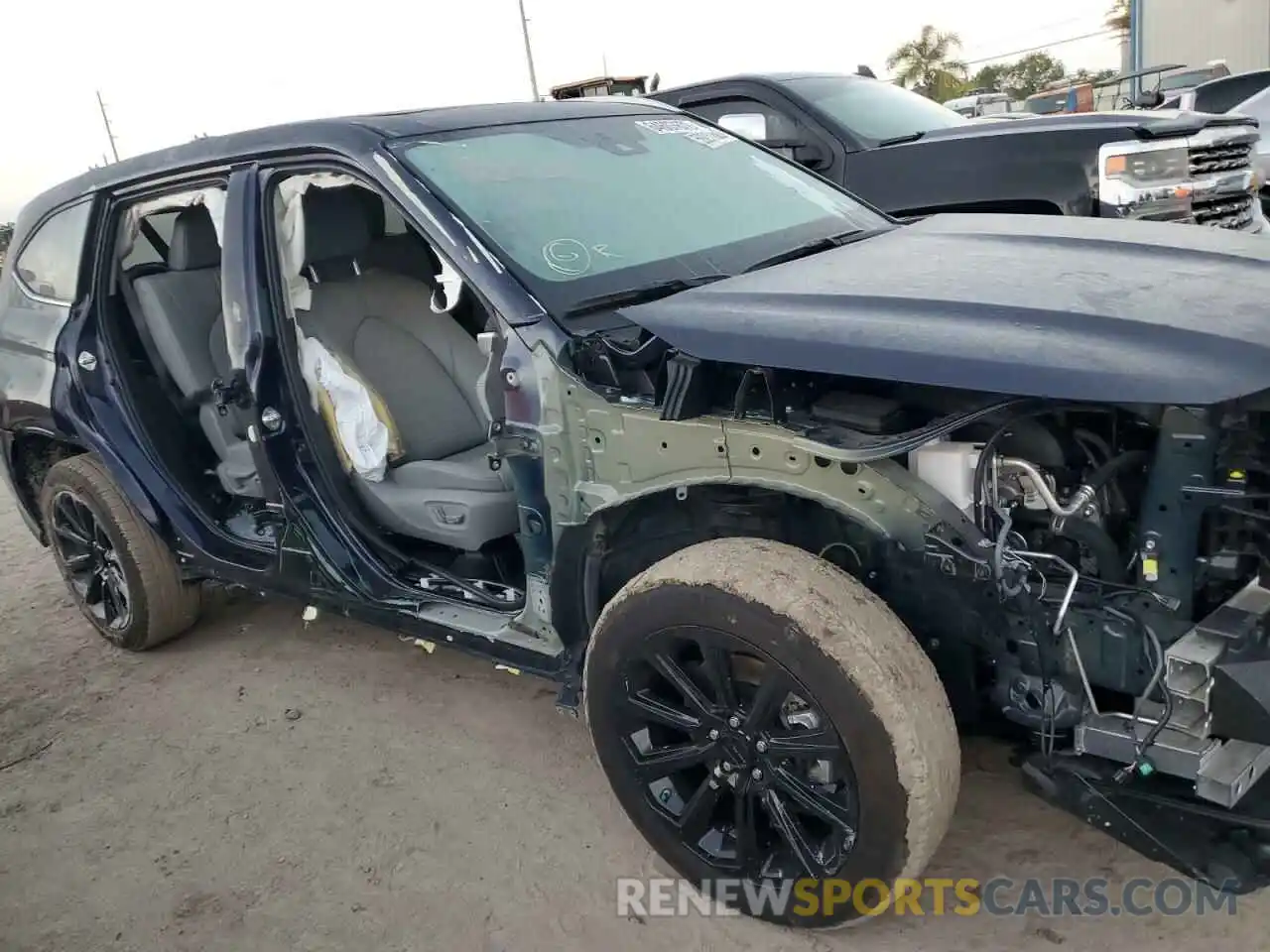 9 Photograph of a damaged car 5TDGZRAH2NS120531 TOYOTA HIGHLANDER 2022