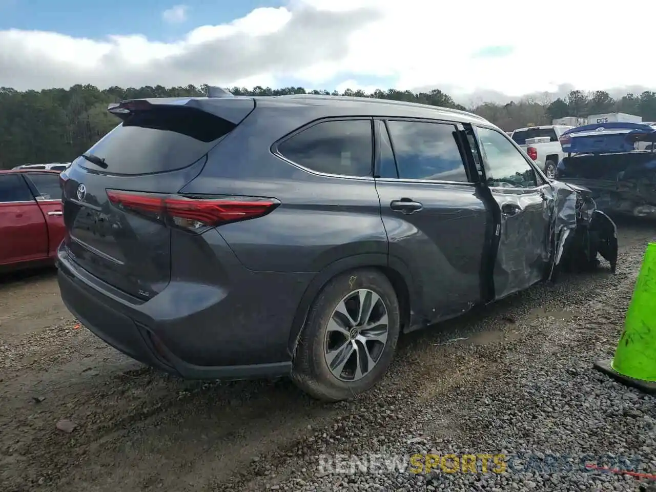 3 Photograph of a damaged car 5TDGZRAH2NS130086 TOYOTA HIGHLANDER 2022