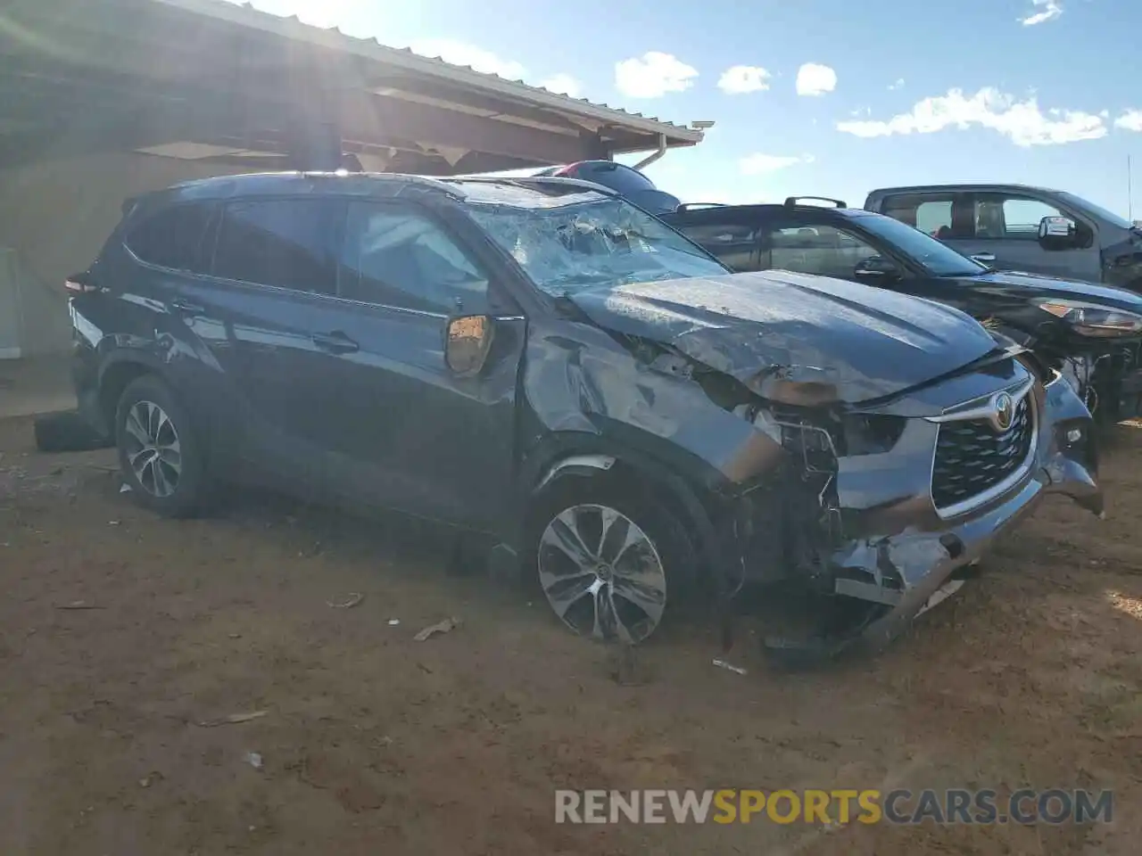 4 Photograph of a damaged car 5TDGZRAH2NS140715 TOYOTA HIGHLANDER 2022