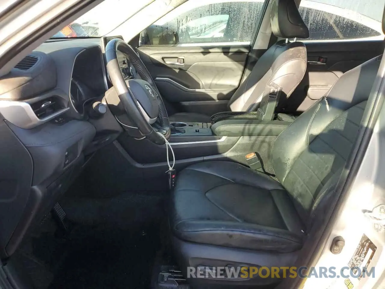 7 Photograph of a damaged car 5TDGZRAH2NS539060 TOYOTA HIGHLANDER 2022