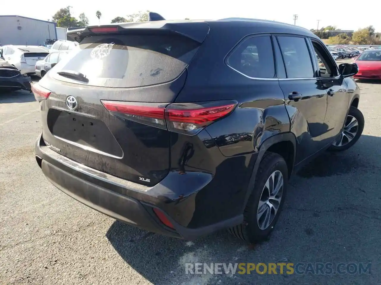 4 Photograph of a damaged car 5TDGZRAH2NS543044 TOYOTA HIGHLANDER 2022