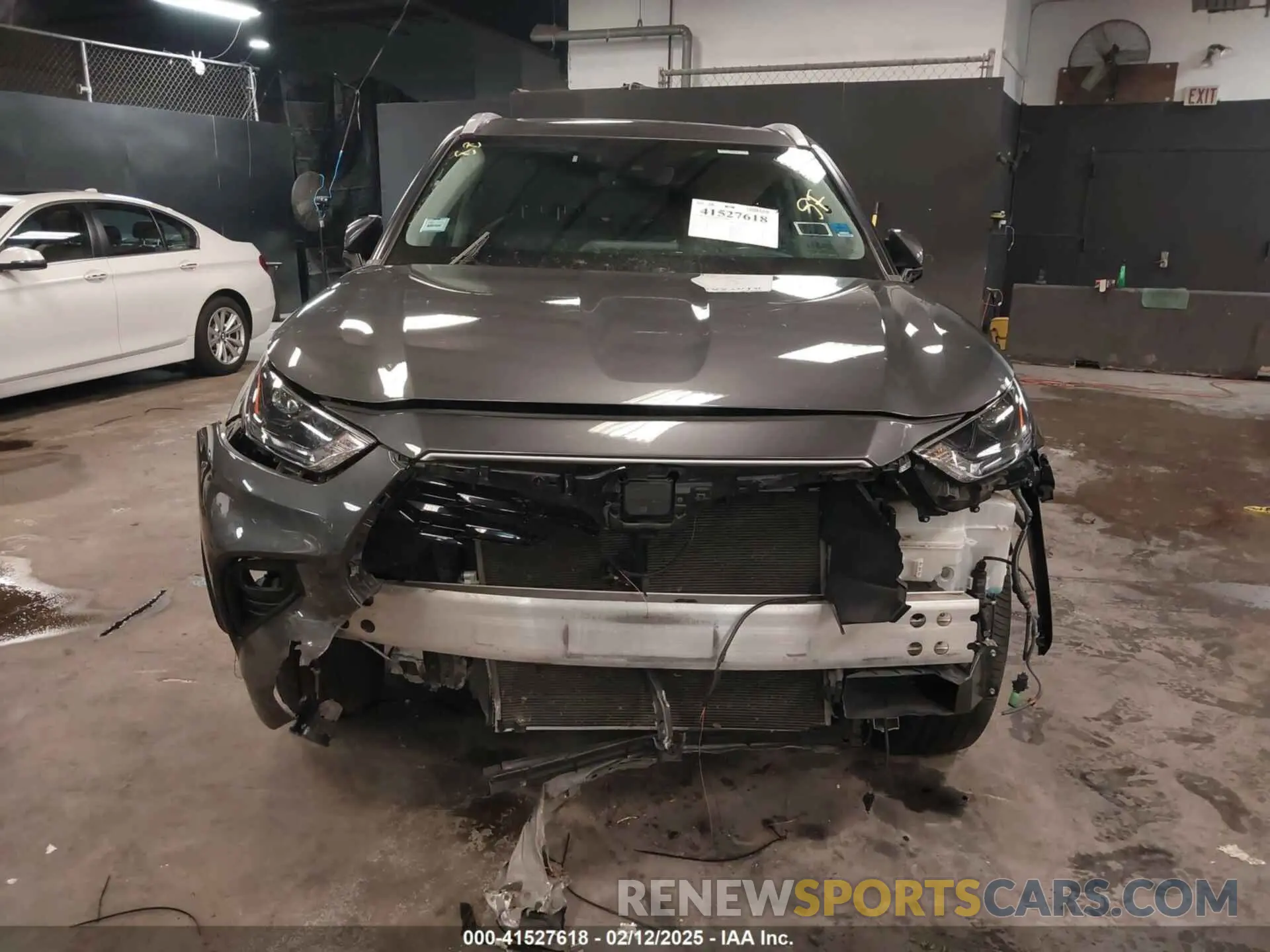 12 Photograph of a damaged car 5TDGZRAH2NS544100 TOYOTA HIGHLANDER 2022