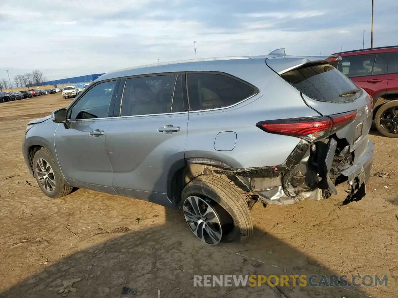 2 Photograph of a damaged car 5TDGZRAH3NS102958 TOYOTA HIGHLANDER 2022