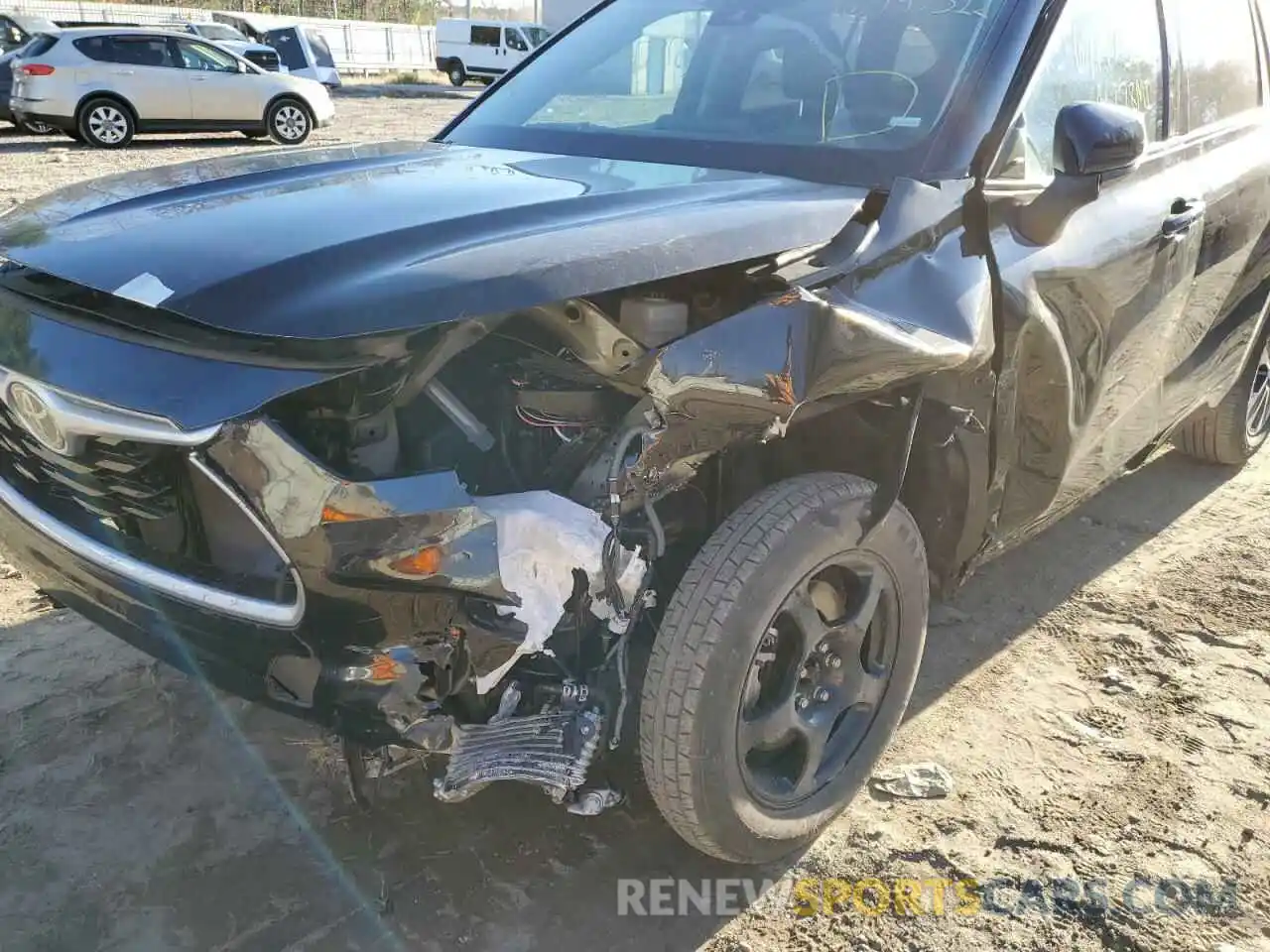 9 Photograph of a damaged car 5TDGZRAH3NS107044 TOYOTA HIGHLANDER 2022