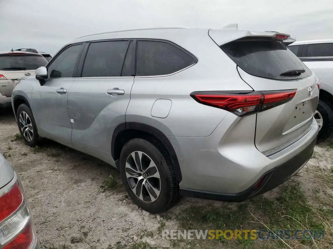 2 Photograph of a damaged car 5TDGZRAH3NS109716 TOYOTA HIGHLANDER 2022
