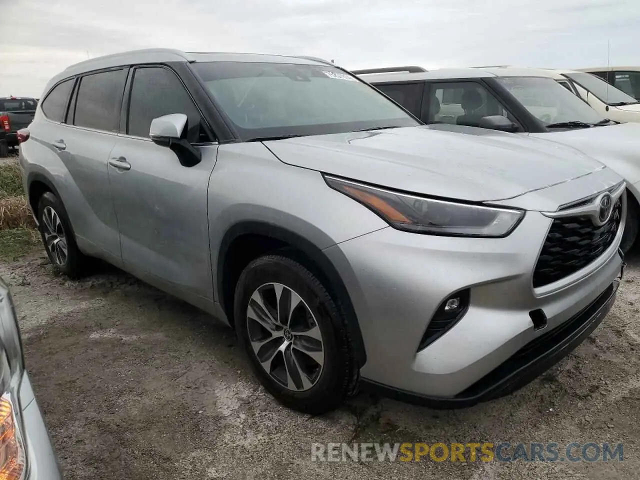 4 Photograph of a damaged car 5TDGZRAH3NS109716 TOYOTA HIGHLANDER 2022