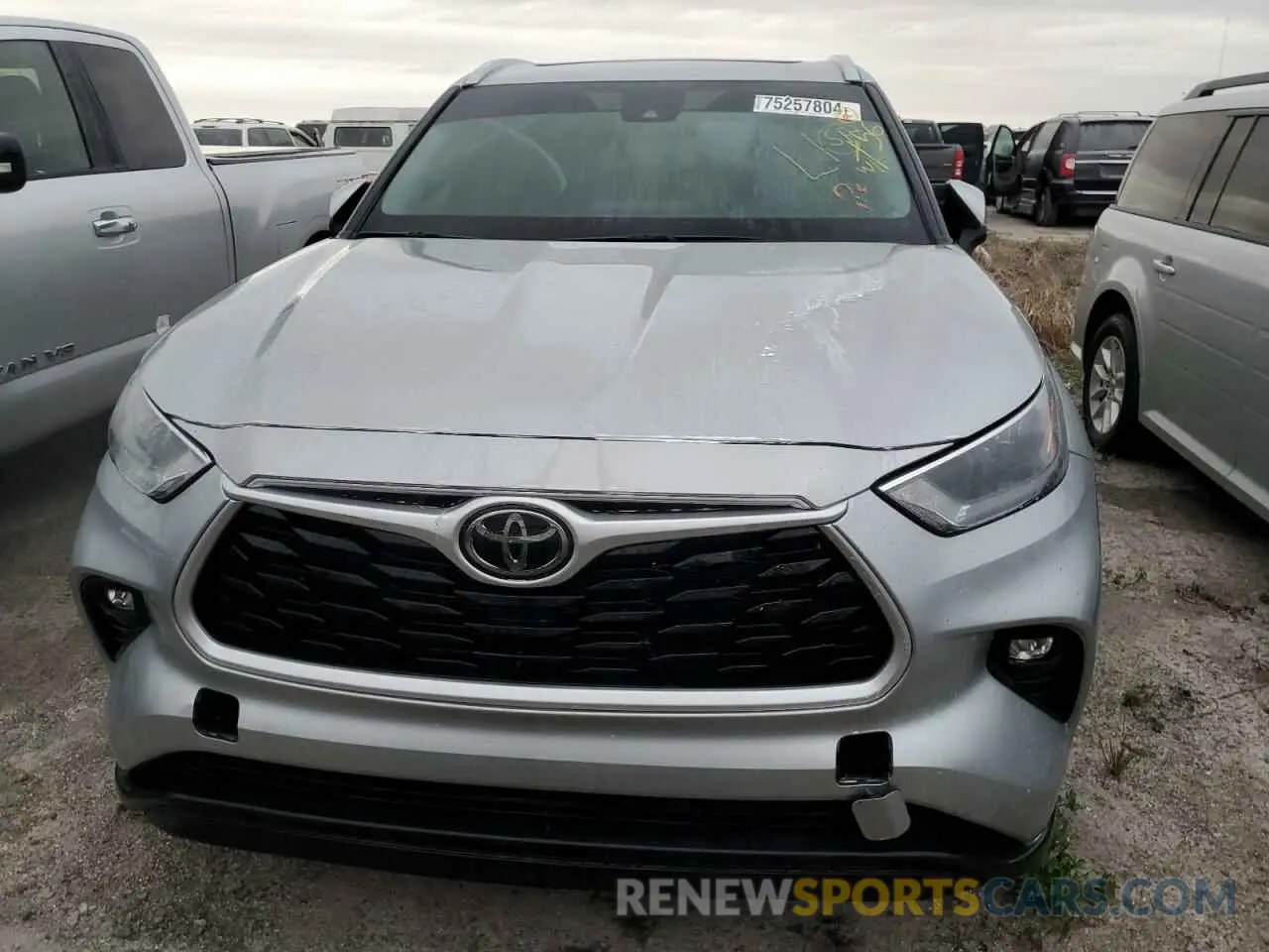 5 Photograph of a damaged car 5TDGZRAH3NS109716 TOYOTA HIGHLANDER 2022