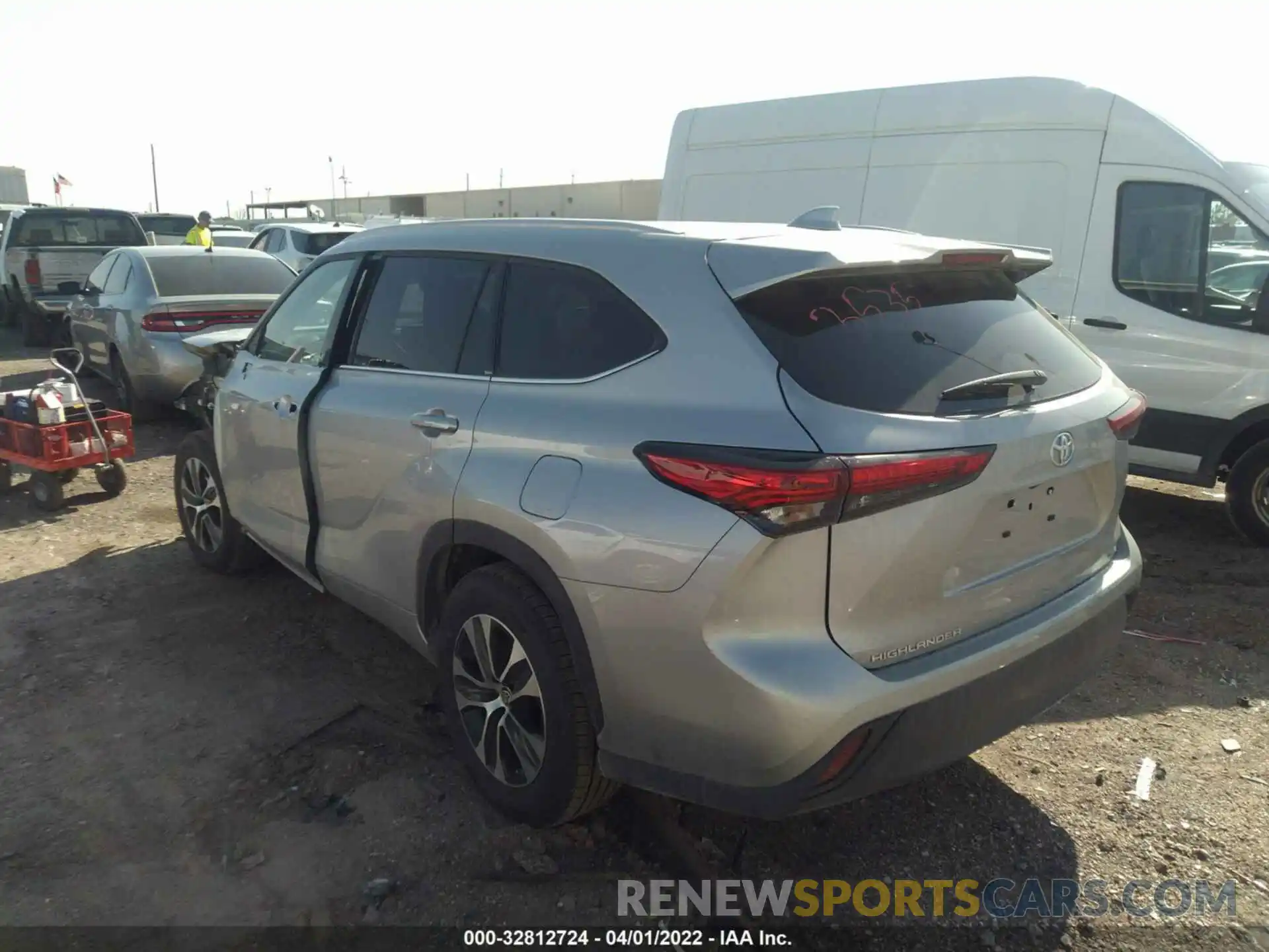 3 Photograph of a damaged car 5TDGZRAH3NS111319 TOYOTA HIGHLANDER 2022