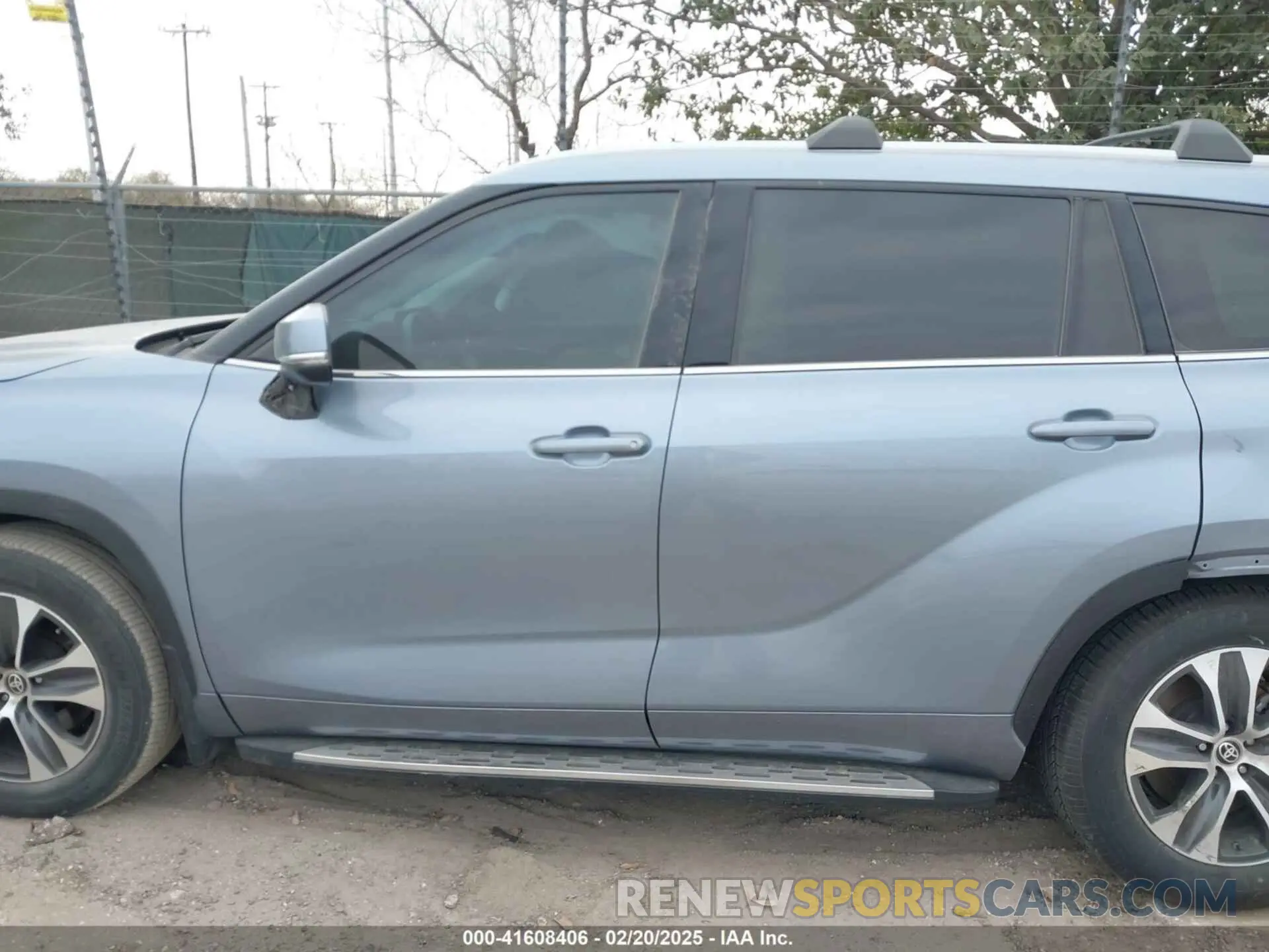 15 Photograph of a damaged car 5TDGZRAH3NS124295 TOYOTA HIGHLANDER 2022