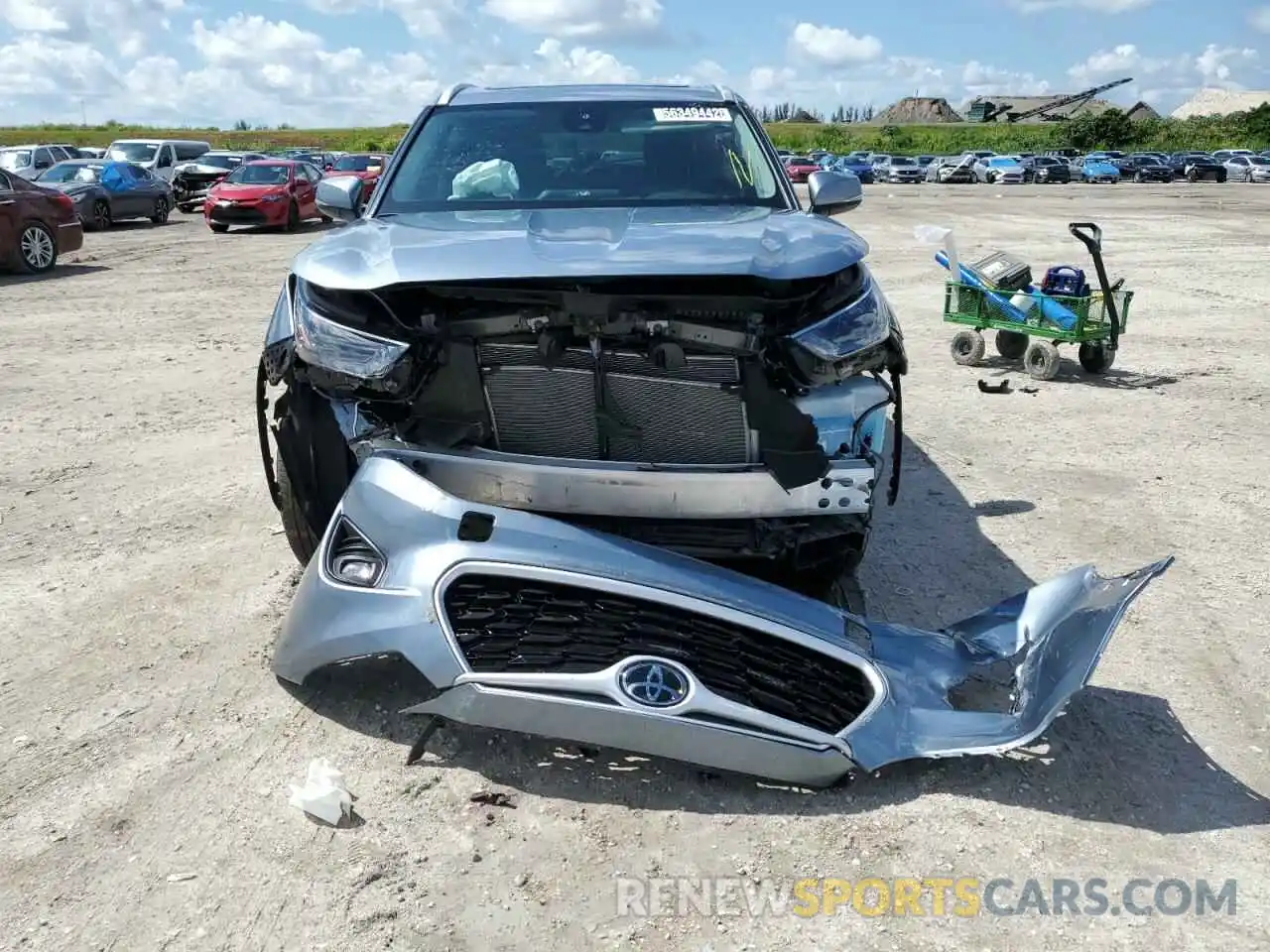 9 Photograph of a damaged car 5TDGZRAH4NS092862 TOYOTA HIGHLANDER 2022