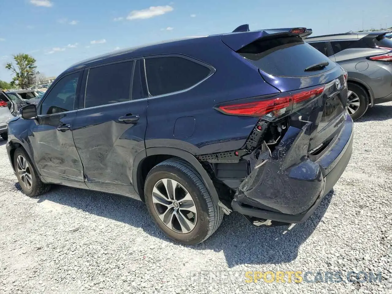 2 Photograph of a damaged car 5TDGZRAH4NS102001 TOYOTA HIGHLANDER 2022