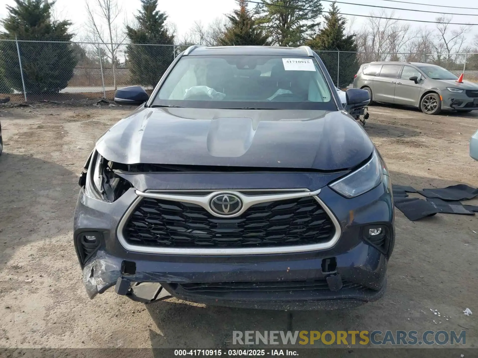 13 Photograph of a damaged car 5TDGZRAH4NS107442 TOYOTA HIGHLANDER 2022
