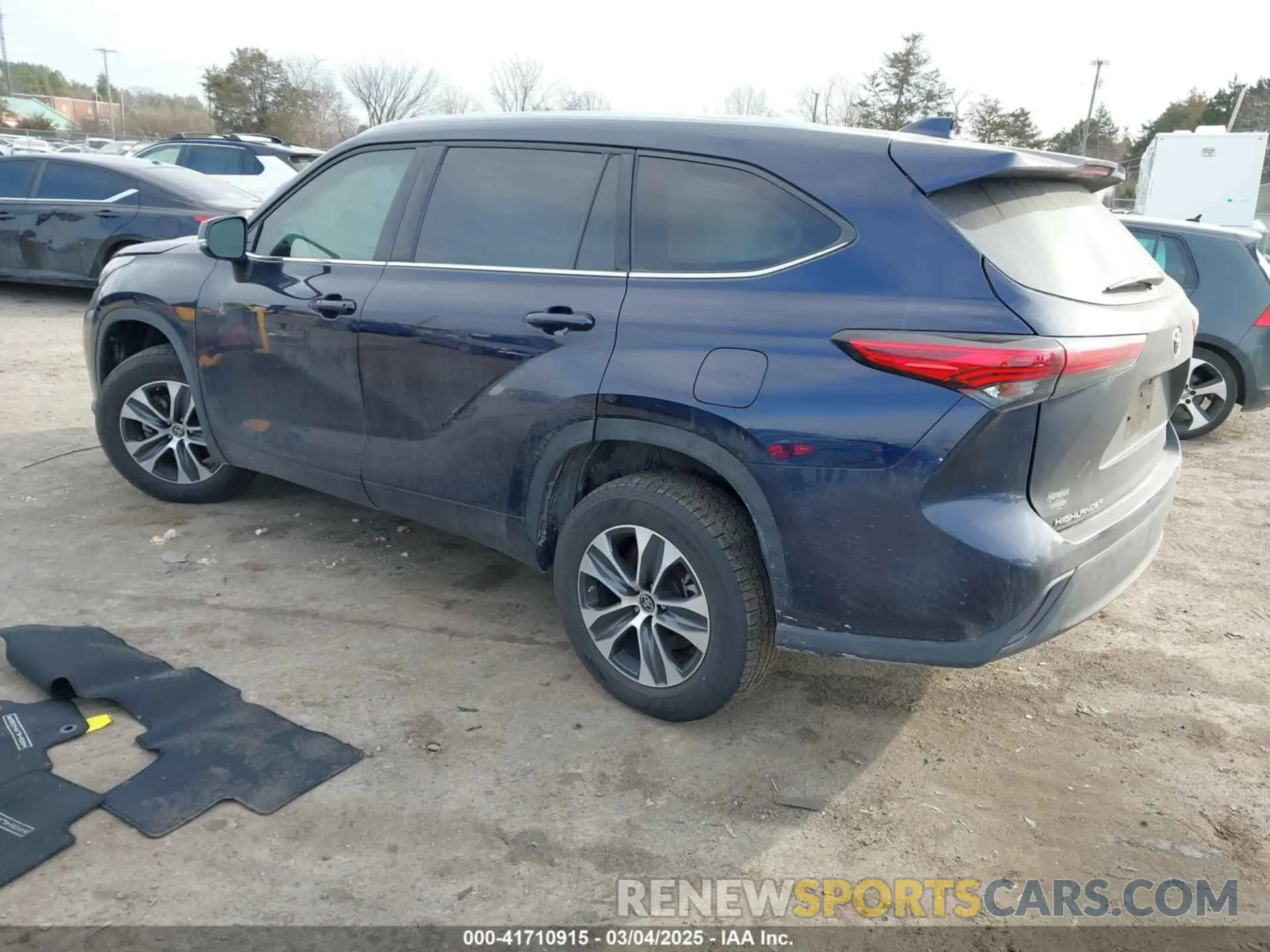 3 Photograph of a damaged car 5TDGZRAH4NS107442 TOYOTA HIGHLANDER 2022