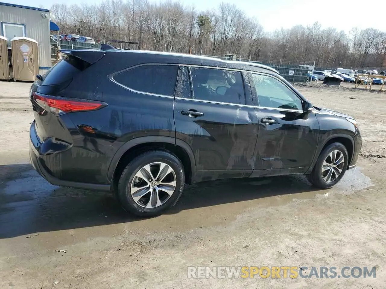 3 Photograph of a damaged car 5TDGZRAH4NS120434 TOYOTA HIGHLANDER 2022