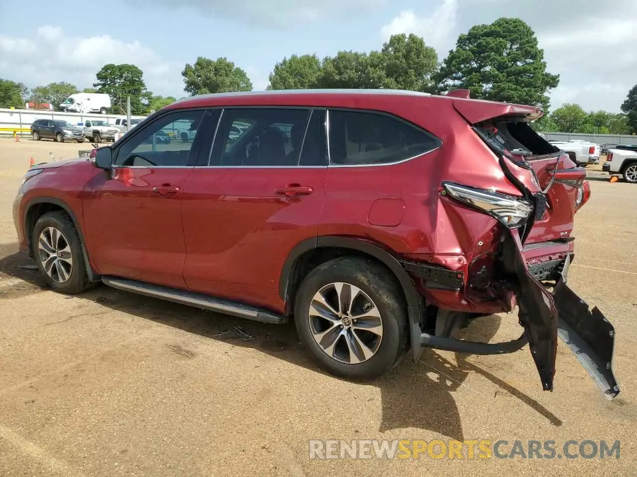 2 Photograph of a damaged car 5TDGZRAH4NS121065 TOYOTA HIGHLANDER 2022