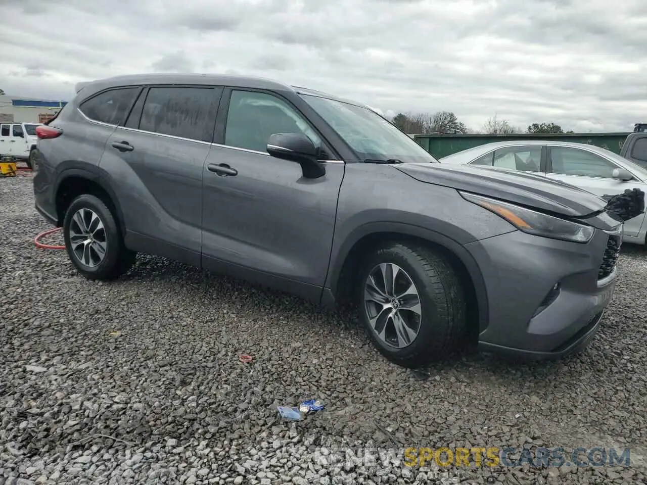 4 Photograph of a damaged car 5TDGZRAH5NS114576 TOYOTA HIGHLANDER 2022