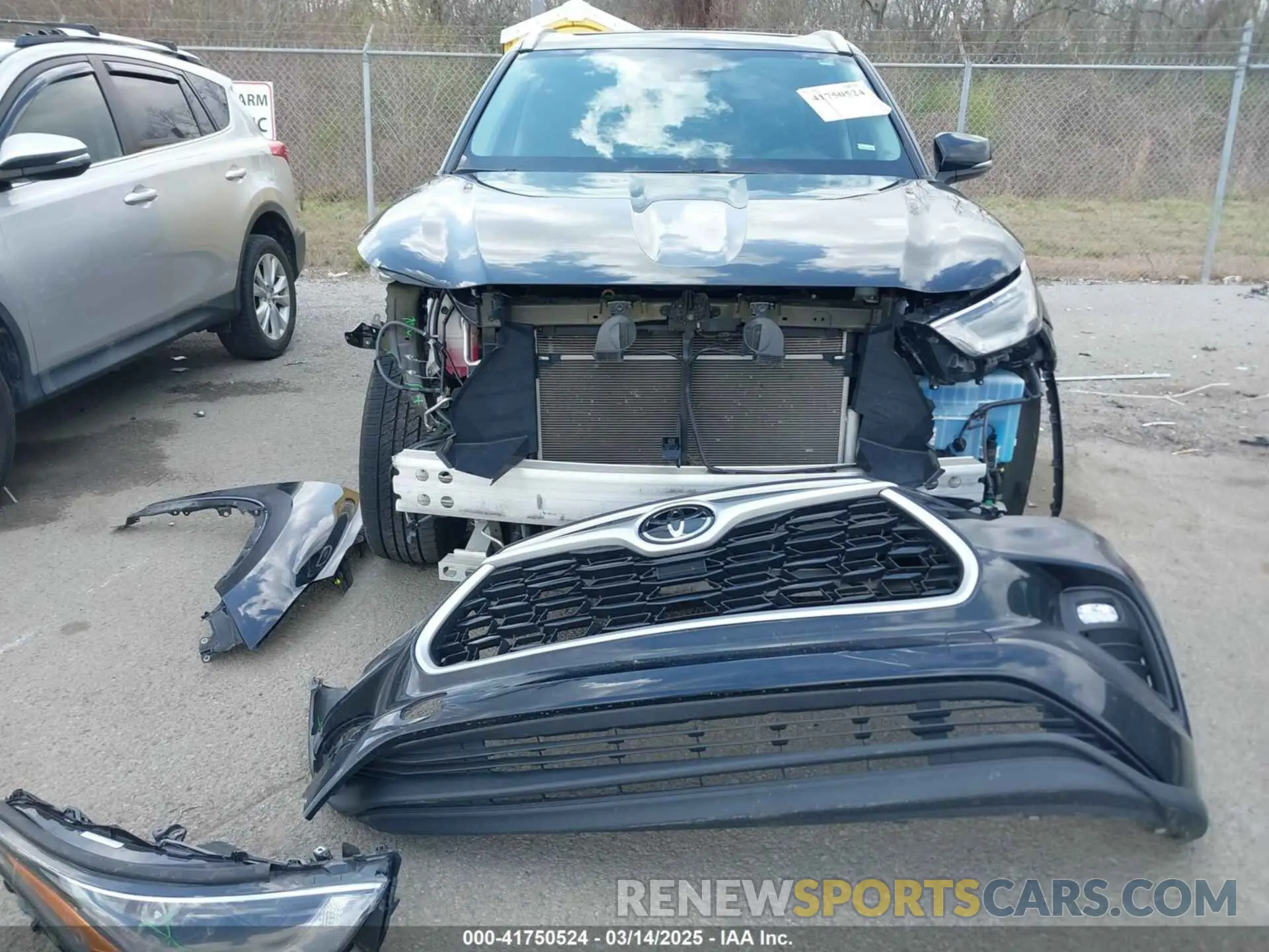 6 Photograph of a damaged car 5TDGZRAH5NS127697 TOYOTA HIGHLANDER 2022