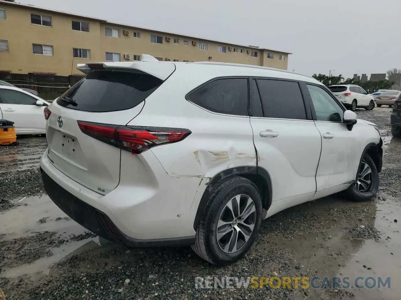 3 Photograph of a damaged car 5TDGZRAH5NS553485 TOYOTA HIGHLANDER 2022