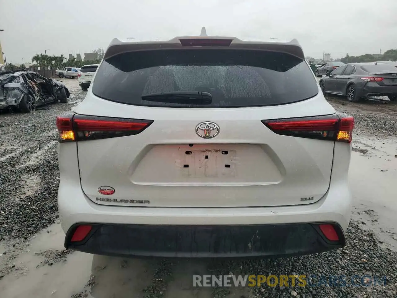 6 Photograph of a damaged car 5TDGZRAH5NS553485 TOYOTA HIGHLANDER 2022