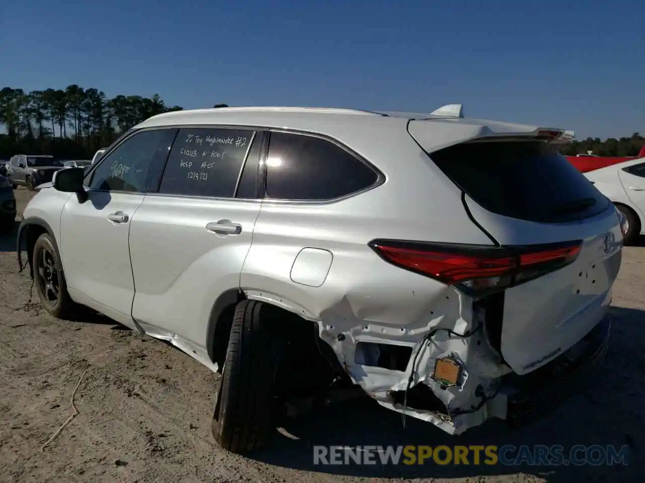 3 Photograph of a damaged car 5TDGZRAH6NS091003 TOYOTA HIGHLANDER 2022