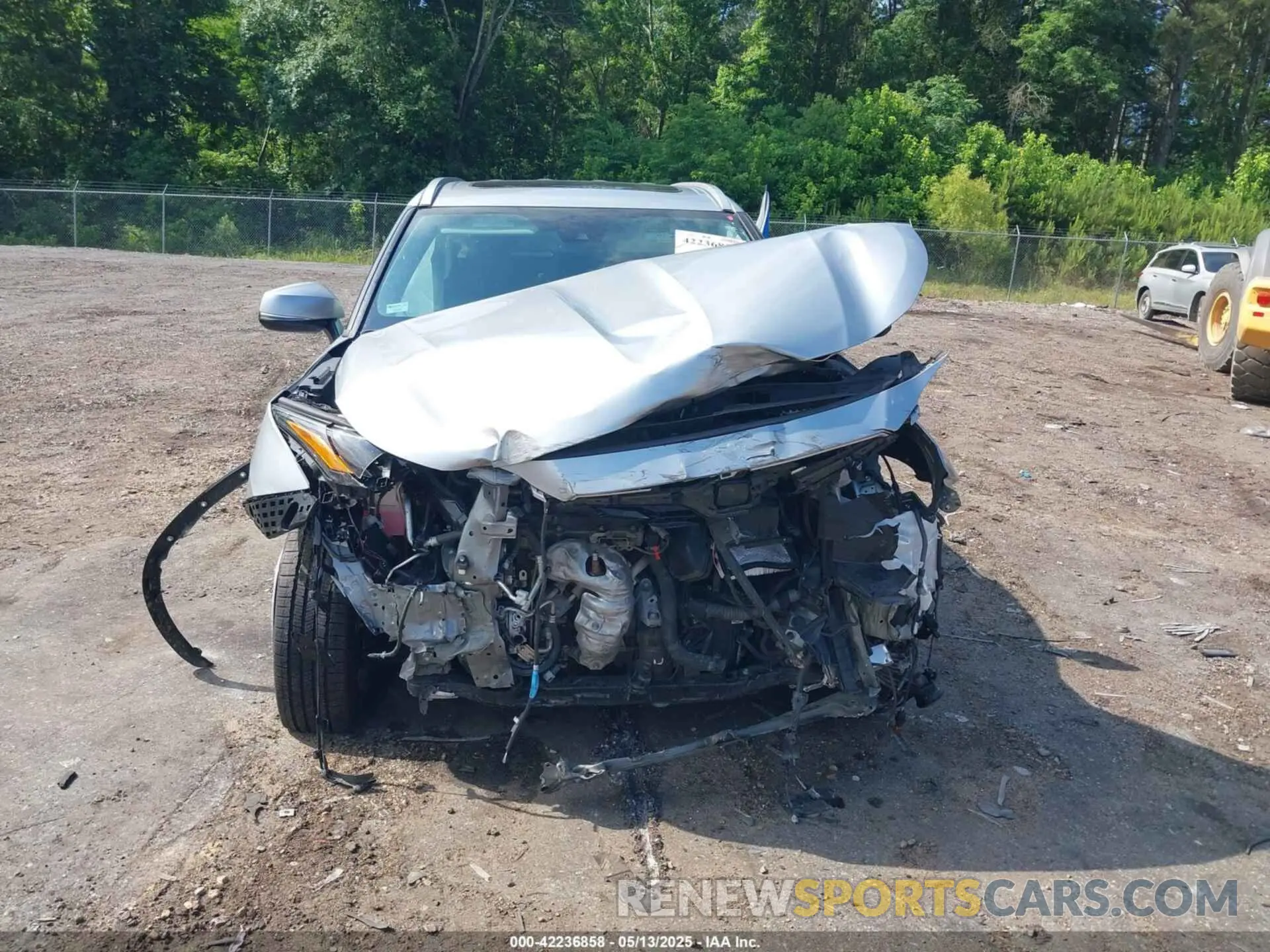 13 Photograph of a damaged car 5TDGZRAH6NS092054 TOYOTA HIGHLANDER 2022