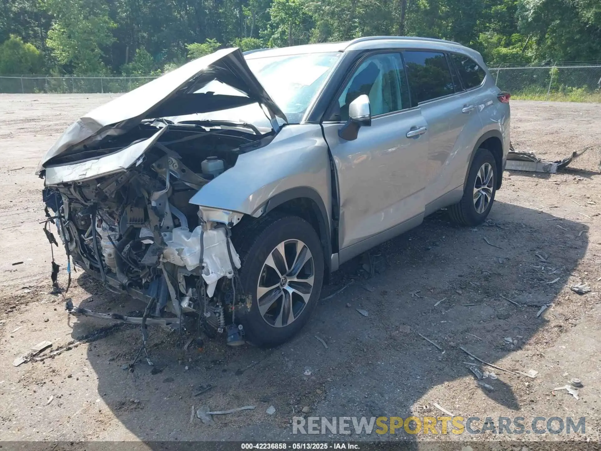 2 Photograph of a damaged car 5TDGZRAH6NS092054 TOYOTA HIGHLANDER 2022