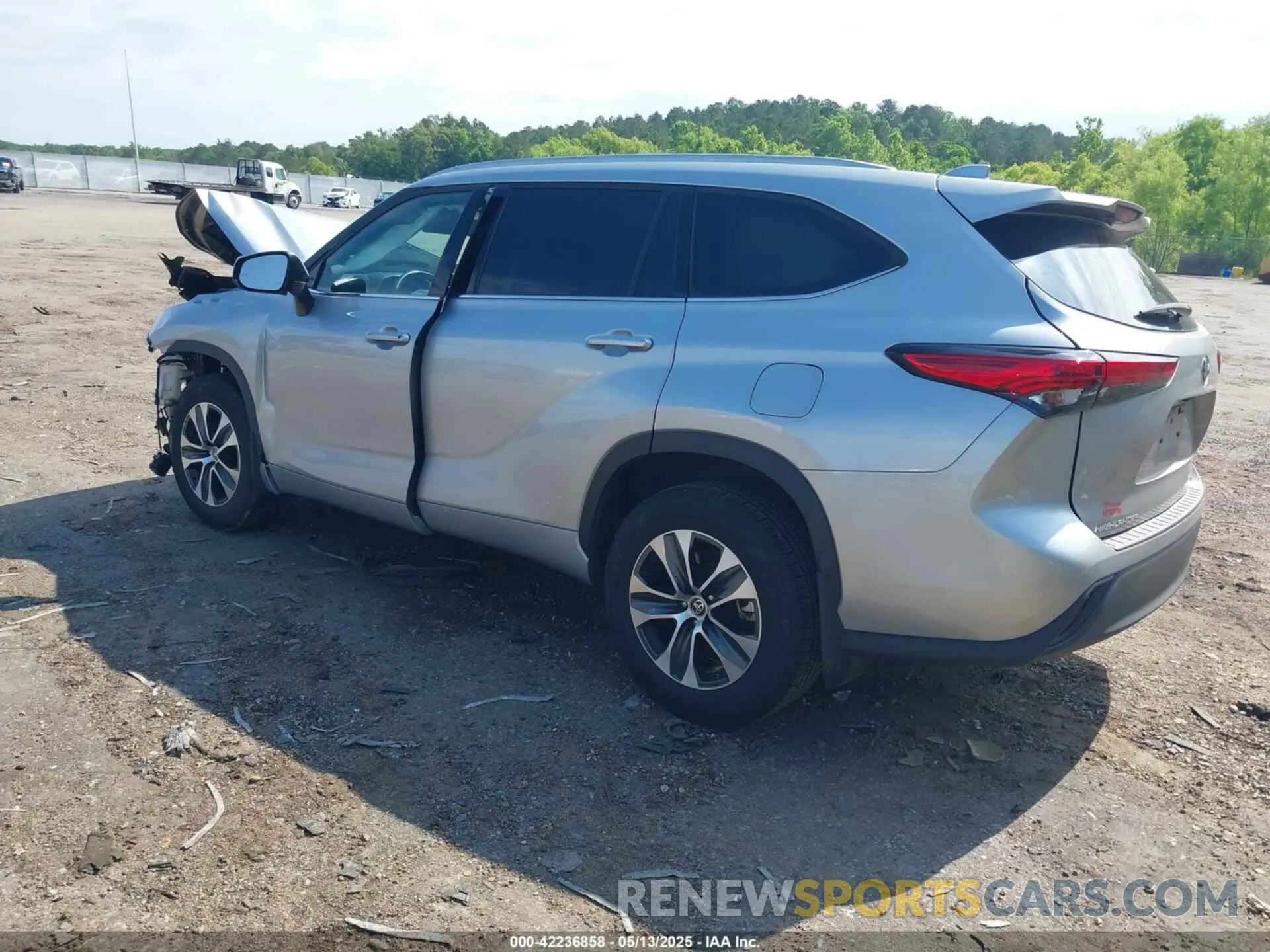 3 Photograph of a damaged car 5TDGZRAH6NS092054 TOYOTA HIGHLANDER 2022