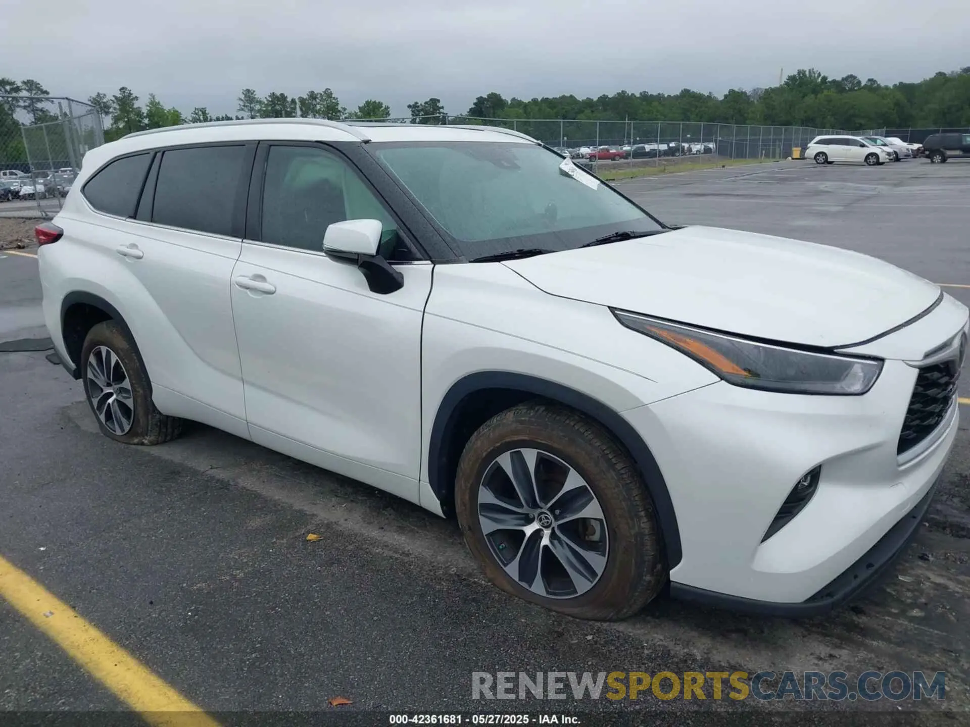 1 Photograph of a damaged car 5TDGZRAH6NS116563 TOYOTA HIGHLANDER 2022