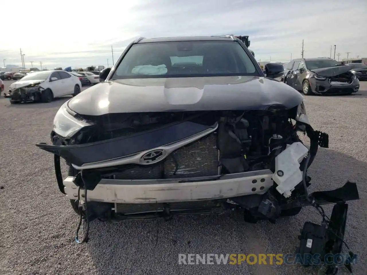 5 Photograph of a damaged car 5TDGZRAH6NS551955 TOYOTA HIGHLANDER 2022