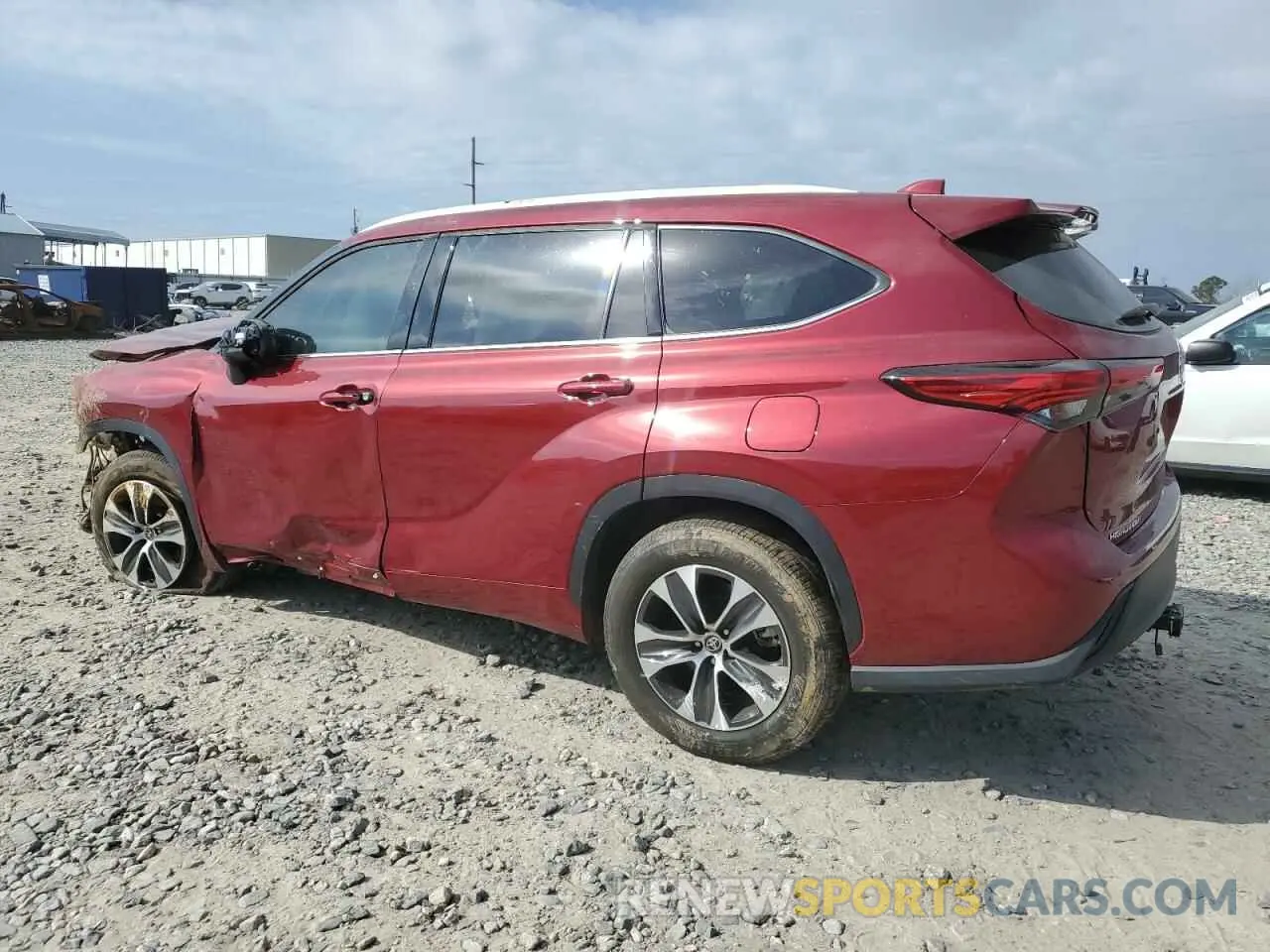 2 Photograph of a damaged car 5TDGZRAH6NS553429 TOYOTA HIGHLANDER 2022