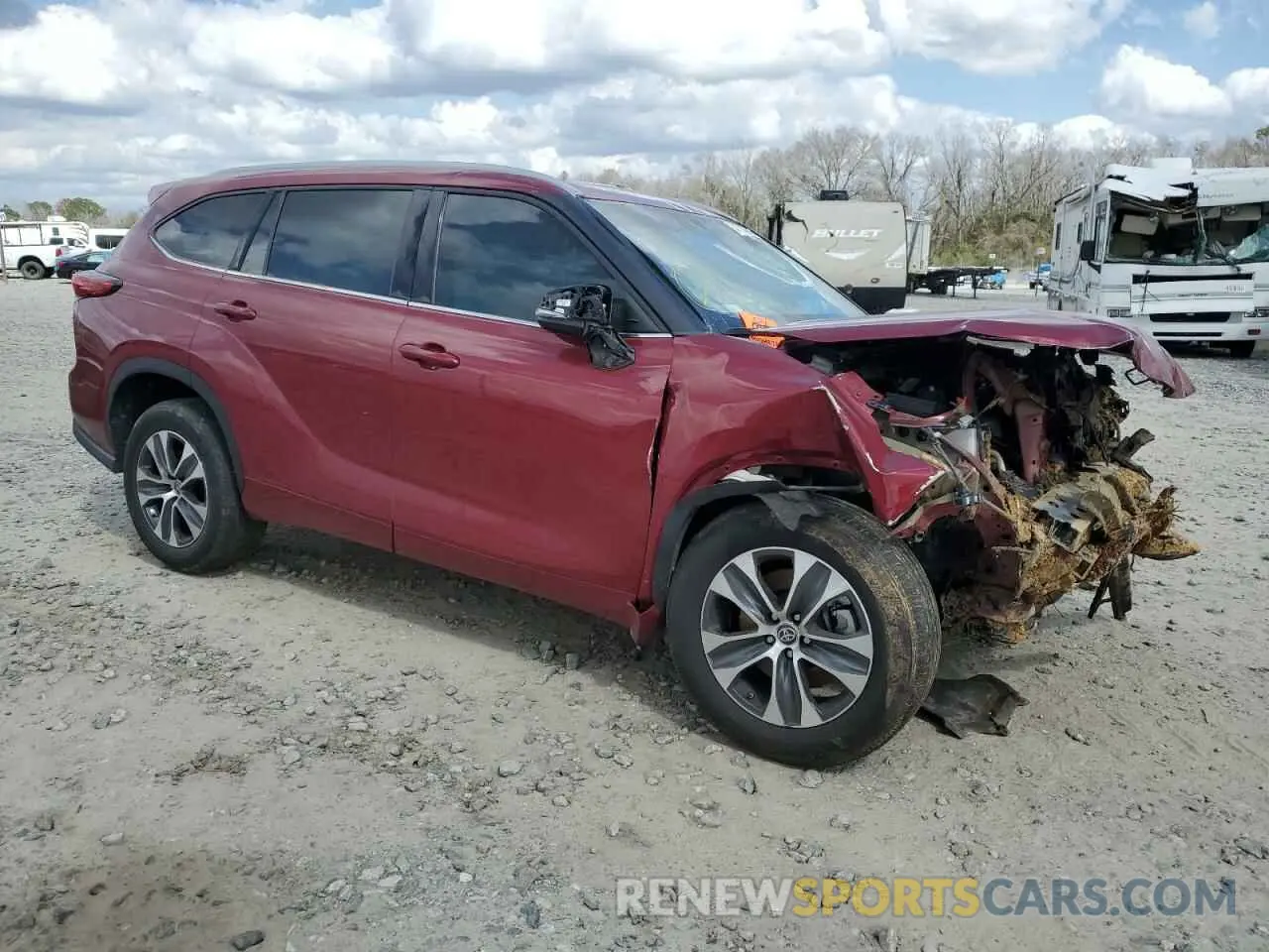 4 Photograph of a damaged car 5TDGZRAH6NS553429 TOYOTA HIGHLANDER 2022