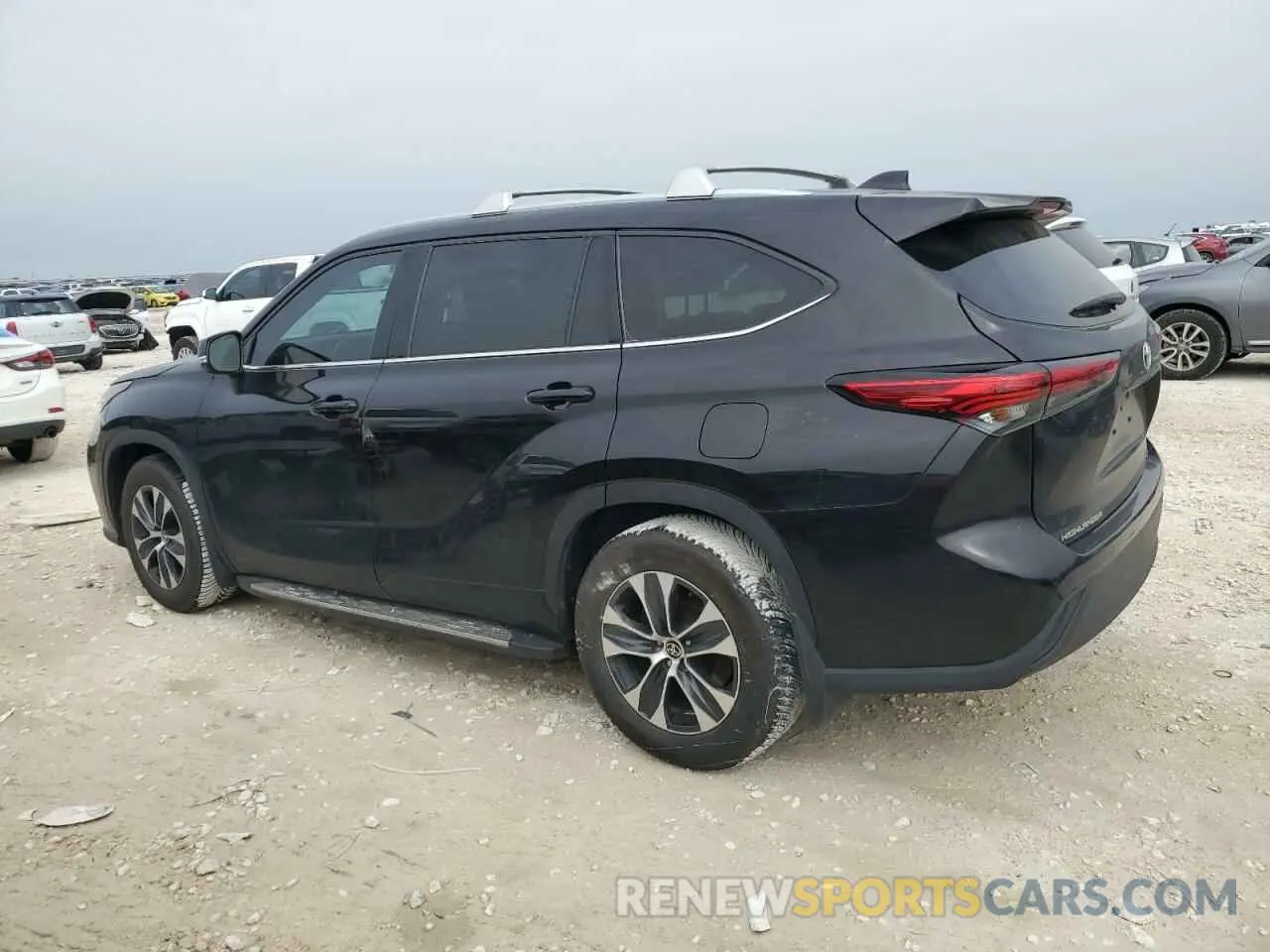 2 Photograph of a damaged car 5TDGZRAH7NS126955 TOYOTA HIGHLANDER 2022