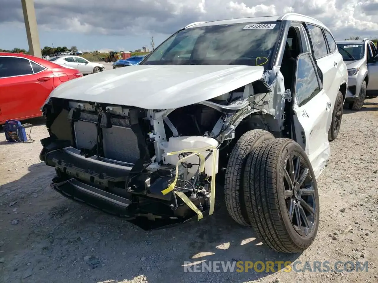 9 Photograph of a damaged car 5TDGZRAH8NS092279 TOYOTA HIGHLANDER 2022