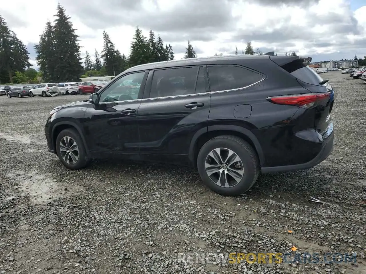 2 Photograph of a damaged car 5TDGZRAH8NS099636 TOYOTA HIGHLANDER 2022