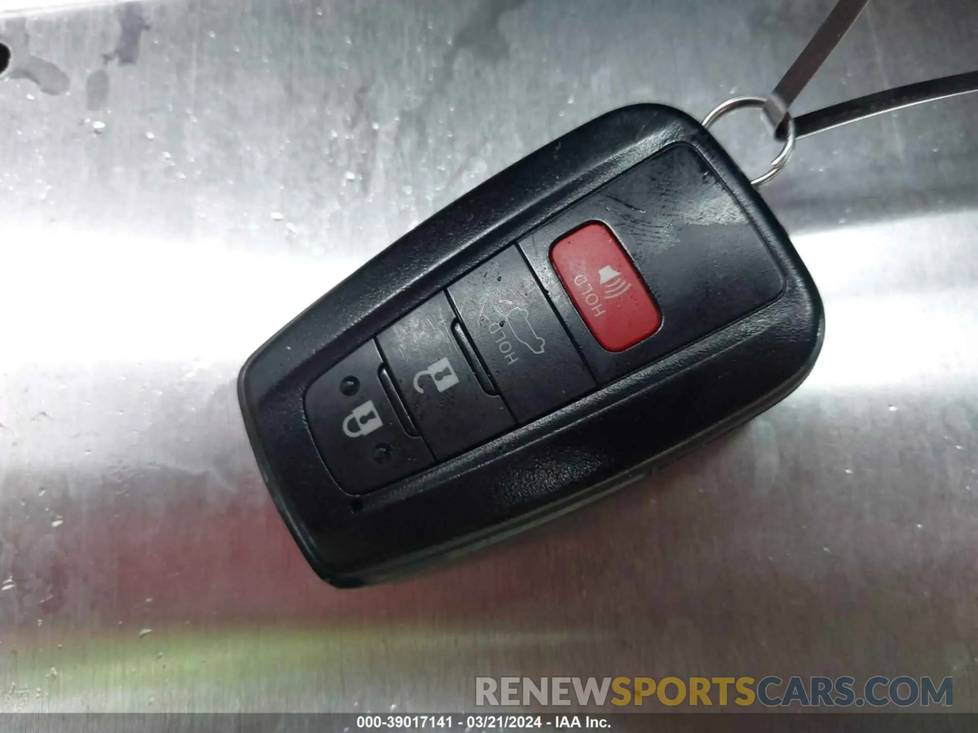 11 Photograph of a damaged car 5TDGZRAH8NS128018 TOYOTA HIGHLANDER 2022