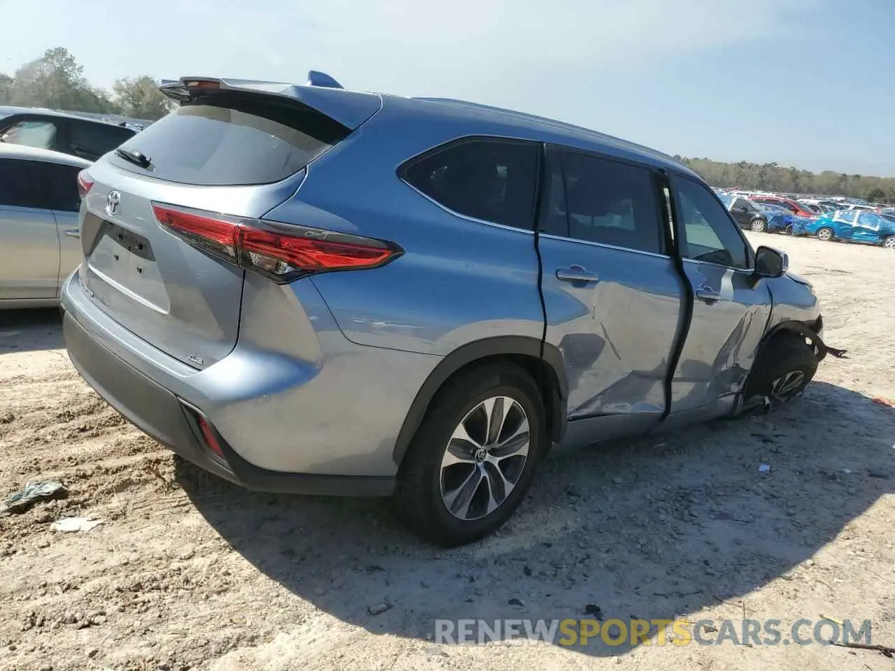 3 Photograph of a damaged car 5TDGZRAH8NS128309 TOYOTA HIGHLANDER 2022