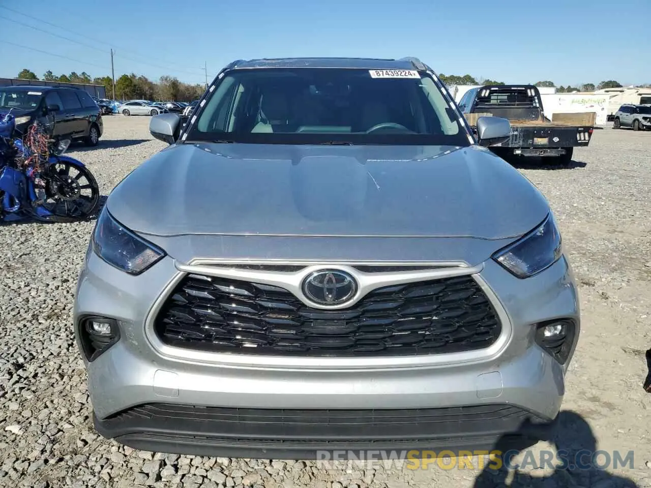 5 Photograph of a damaged car 5TDGZRAH8NS142260 TOYOTA HIGHLANDER 2022